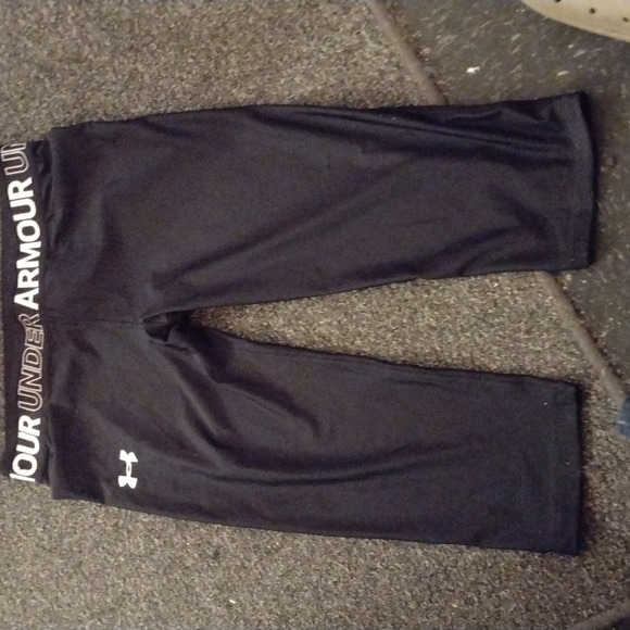 Under Armour Bottoms Under Armor Youth Extra Large Black Capris55v Poshmark
